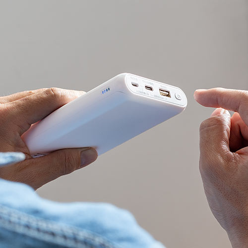 モバイルバッテリー （大容量・20000mAh・Type-C・タイプC対応・ケーブル付属・ホワイト）