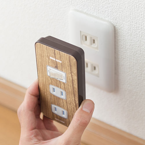 電源タップ（集中スイッチ付・3個口・木目調・ホコリ防止シャッター付）