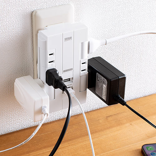 【アウトレット･訳あり・セール】電源タップ（壁付けタイプ・回転式差込口・2P・6個口・USB2ポート付・集中スイッチ付・ホワイト・コンパクト）