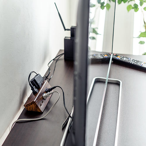 クランプ固定式タップ（USB充電ポート付き・2P・4個口・USB2ポート・一括集中スイッチ・3ｍ・木目）