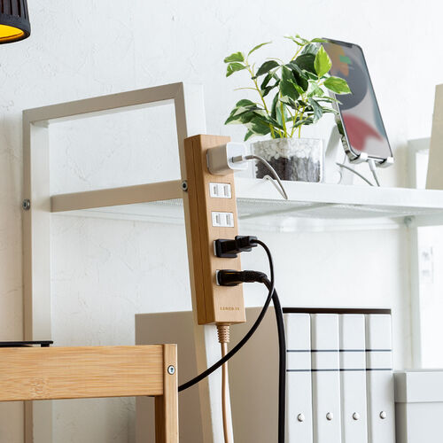 電源タップ（雷ガード内蔵・6個口・2P・2m・マグネット・シャッター・スイングプラグ・トラッキング予防・ライトブラウン）