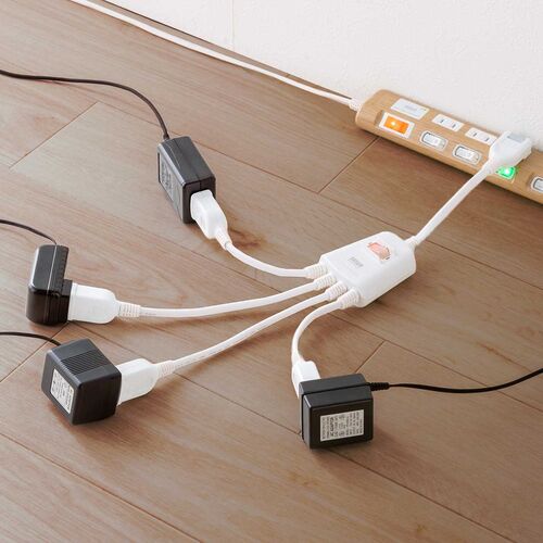 延長コード（短い・4個口・ACアダプタ対応・集中スイッチ付・ホワイト）