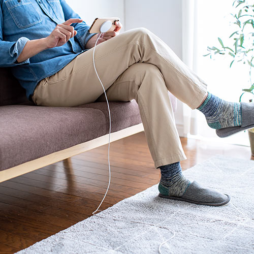 マグネットワイヤレス充電器 Magsafe対応iPhone Qi規格互換性 ケーブル長2.5m 一体型 iPhone12/13シリーズ