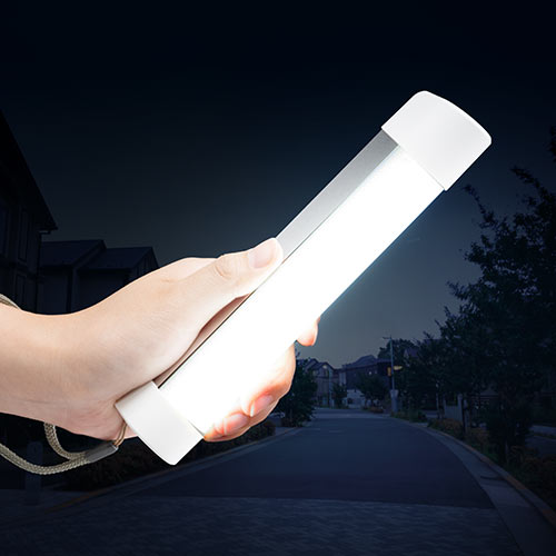 LEDライト 充電式 マグネット 調光3段階 点滅 懐中電灯 ポータブル 手持ち 最大約90ルーメン