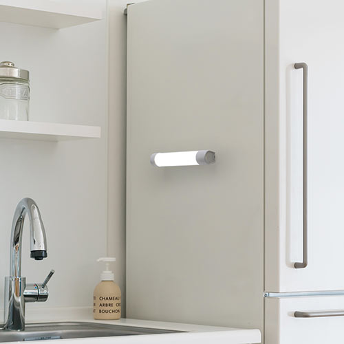 LEDライト 充電式 マグネット 調光3段階 点滅 懐中電灯 ポータブル 手持ち 最大約90ルーメン