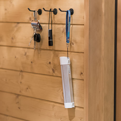 LEDライト 充電式 マグネット 調光3段階 点滅 懐中電灯 ポータブル 手持ち 最大約90ルーメン