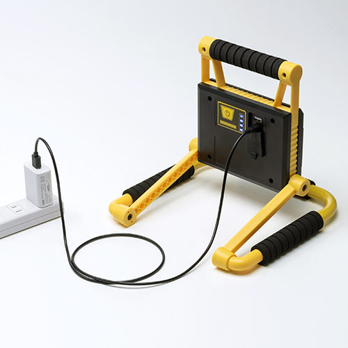 LED投光器（充電式・1500ルーメン・防水規格IPX4・20W・屋外・アウトドア・防災・LEDライト）