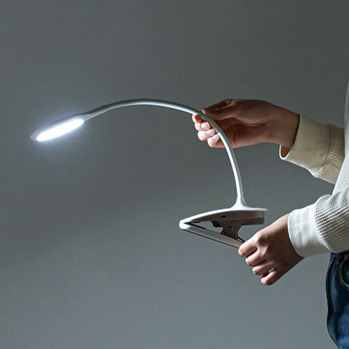 デスクライト（LED・多機能・調光・明るい・クリップ・充電式・調光・マグネット・シンプル・おすすめ・おしゃれ・勉強・テレワーク・ホワイト） LED039