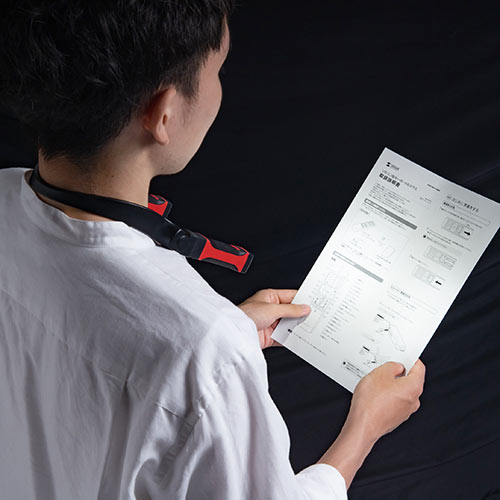 【アウトレット･訳あり・セール】首掛け式LED ネックライト（LED懐中電灯 USB充電式 防水規格IPX4 最大約120ルーメン 角度調整 マグネット）