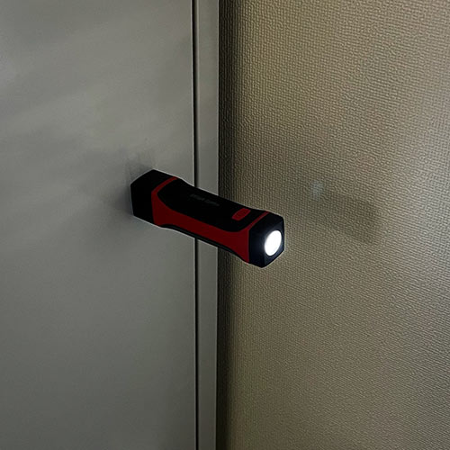 【アウトレット･訳あり・セール】首掛け式LED ネックライト（LED懐中電灯 USB充電式 防水規格IPX4 最大約120ルーメン 角度調整 マグネット）