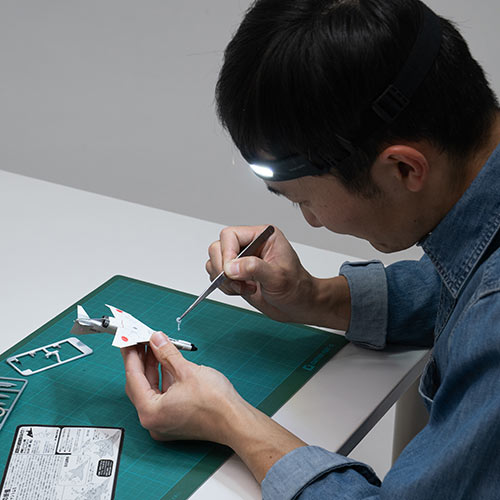 ヘッドライト LEDライト USB充電式 モーションセンサー付き 面発光 最大約350ルーメン ヘルメット 夜間作業 防災