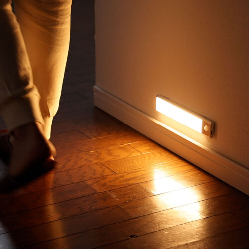 人感センサーライト（Sサイズ・薄型・LED・幅23.3cm・人感センサー・3段階調色・無段階調光・最大130ルーメン・マグネット内蔵・USB充電式・ブラック） LED072BK