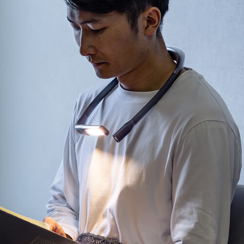 ネックライト（首掛けLEDライト・広範囲LED・スポットLED・最大180ルーメン・防水規格IPX4・3段階調色・無段階調光・USB充電式・ブラック）