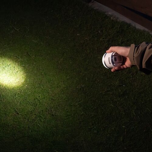 LEDランタン（充電式・コンパクト・最大600ルーメン・マグネット