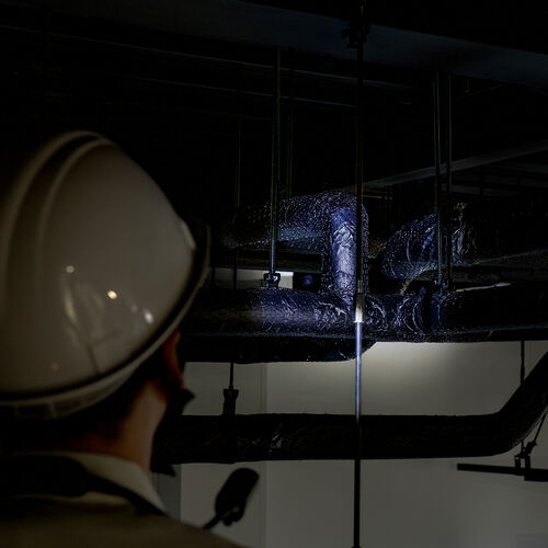 ネックライト（首掛け式LED・USB充電式・作業用ライト・防水規格IP44・最大120ルーメン・フレキシブルアーム・ブラック）