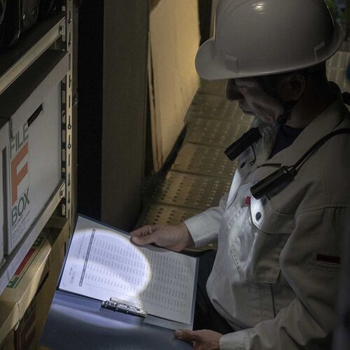 ネックライト（首掛け式LED・USB充電式・作業用ライト・防水規格IP44・最大120ルーメン・フレキシブルアーム・ブラック）