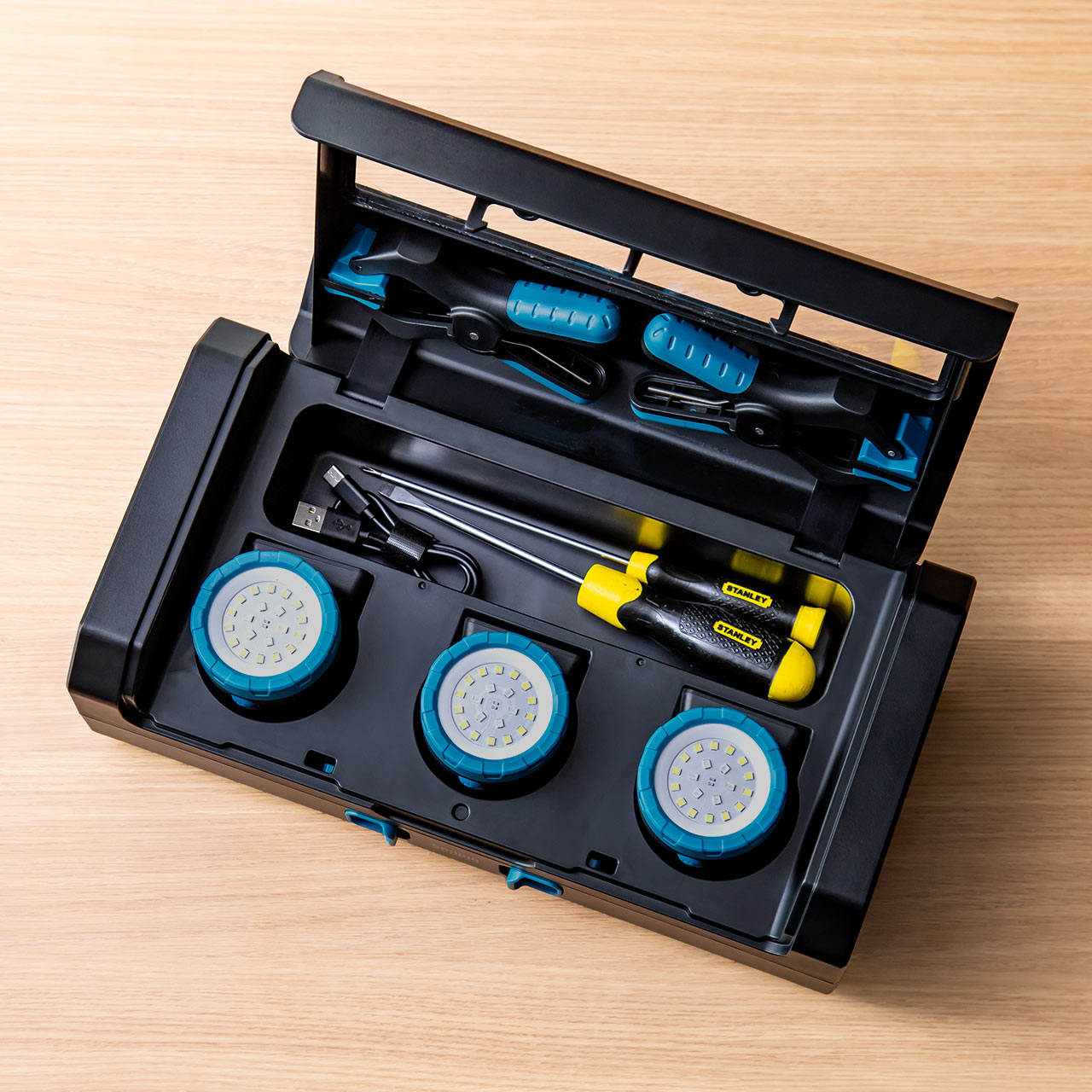 作業灯（LEDライト・マグネット・クリップ・収納ボックス・クレードル付・3個セット・650ルーメン ）