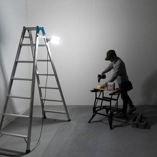 LEDライト（屋外・明るい・防水規格IP65・7500ルーメン・マグネット・クランプ対応・作業用ライト）