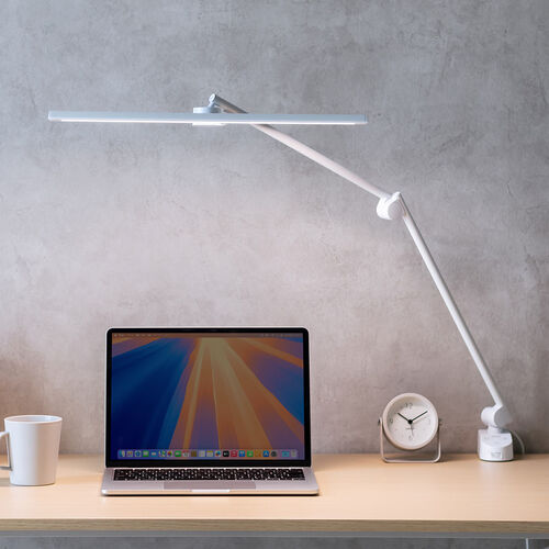 デスクライト（広範囲照射LED・調光調色・アームライト・タッチセンサー・クランプ固定・横幅45cm・ホワイト）