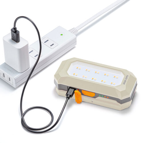 作業灯（LED・充電式・防水・小型・クリップ・マグネット付・500ルーメン・スタンド・手持ちライト・ベージュ）