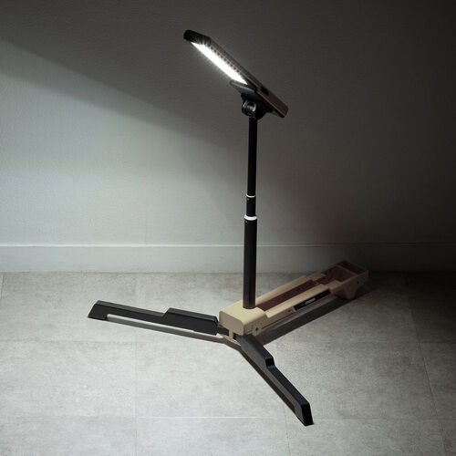 作業灯（LED・充電式・防水・折りたたみ・スタンド・1500ルーメン・高さ・角度調整・ベージュ）