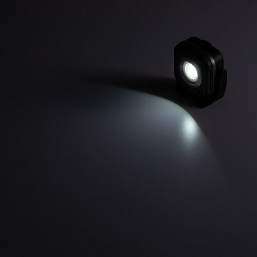 充電式 LED作業灯（無段階調光・角度調整・防水IPX6・多用途設置）