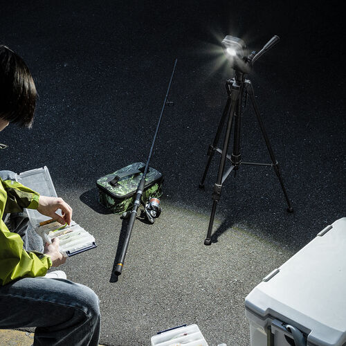 充電式 LED作業灯（無段階調光・角度調整・防水IPX6・多用途設置）