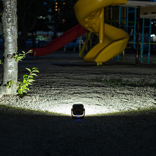 充電式 LED作業灯（無段階調光・角度調整・防水IPX6・多用途設置）