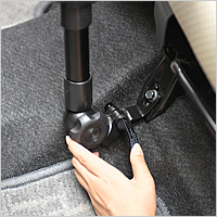 【在庫処分SALE】車載用iPadテーブル（フロント用）。クルマの中でiPadが使える便利なカー用品（iPad5 (Air) 対応製品）