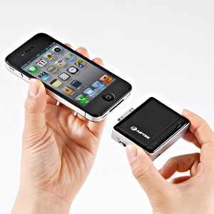 iPhone小型モバイルプロジェクター（iPhone 4S・4対応・バッテリー内蔵）