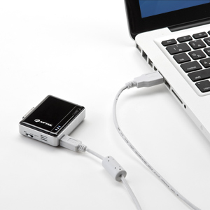 iPhone小型モバイルプロジェクター（iPhone 4S・4対応・バッテリー内蔵）