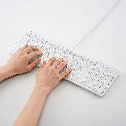 自由カットで色々なキーボードに対応するキーボードマルチカバー。（高透明度・フリーカット） FA-MULTI2N サンワサプライ