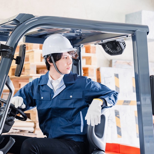 大型USB扇風機（USB充電・据え置き・マグネット・クリップ・固定・4段階風量調整・360°回転・三脚対応・6000mAh・バッテリー・法人・車内・ブラック）