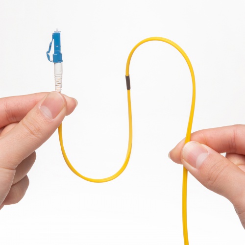 光ファイバケーブル（OM2・10GBASE-LR/ER/ZR規格・10Gbps・シングルモード・LC×2-LC×2・メガネ型・2芯・9μm・ショートブーツ・20m）