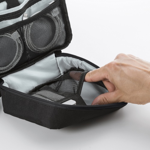 ガジェットポーチ（トラベルポーチ・旅行・海外旅行・出張・収納・整理・小物入れ・内寸18.5cm・奥行12.5cm・高さ4.5cm・ストラップ付・ブラック）