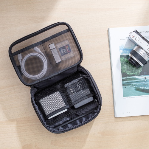 ガジェットケース（メッシュ・トラベルポーチ・モバイルバッテリー・PC周辺機器・ケーブル・整理・旅行・海外旅行・出張・収納・幅19×奥行13×高さ6.5cm・ブラック）