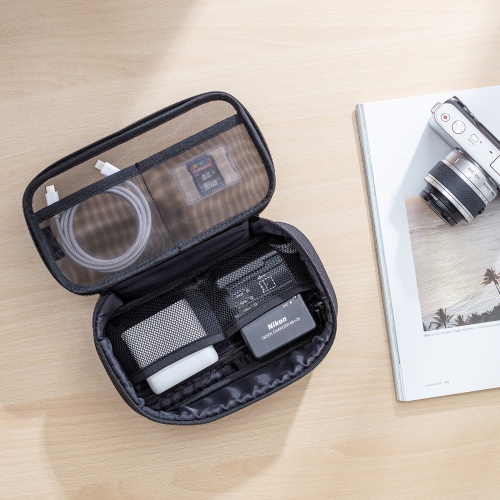 ガジェットケース（メッシュ・トラベルポーチ・モバイルバッテリー・PC周辺機器・ケーブル・整理・旅行・海外旅行・出張・収納・幅20.5×奥行10.5×高さ6.5cm・ブラック）