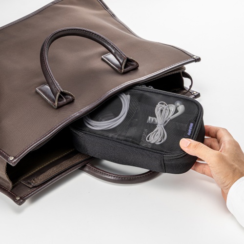 ガジェットケース（メッシュ・トラベルポーチ・モバイルバッテリー・PC周辺機器・ケーブル・整理・旅行・海外旅行・出張・収納・幅20.5×奥行10.5×高さ6.5cm・ブラック）