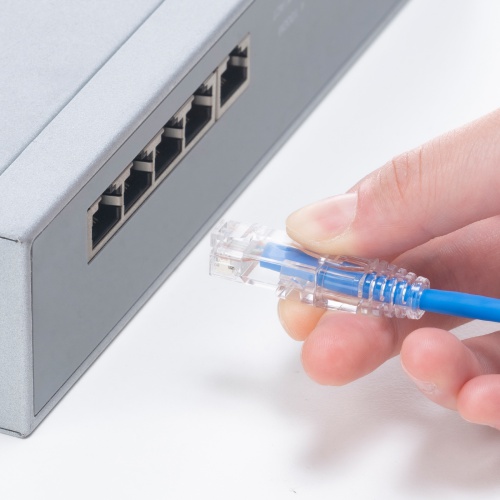 カテゴリ6ALANケーブル（への字ラッチ・1m・スリムケーブル・ツメ折れ防止・やわらかLANケーブル・10Gbps・より線・RJ45・ブルー） KB-SL6AYS-01BL サンワサプライ