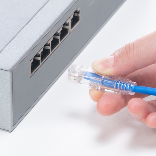 カテゴリ6 LANケーブル（への字ラッチ・5ｍ・ツメ折れ防止・スリム・やわらか・より線・耐温度性・耐油性・耐UV性・難燃性・ブルー）