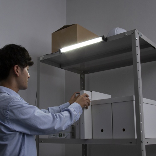 LEDバーライト（角度調整付き・USB給電・マグネット付き・ケーブル長1.9m）