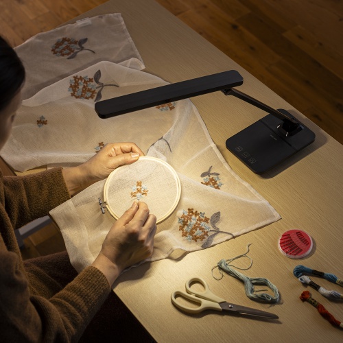 デスクライト（LEDデスクライト・コードレス・充電式・調光・1200ルクス・USBポート搭載・おすすめ・おしゃれ・目に優しい・ブラック） LED-DESK1BK サンワサプライ