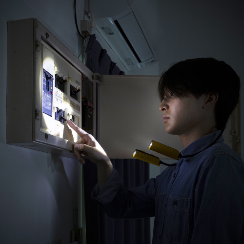 ネックライト（首掛け式LED・USB充電式・作業用・防水規格IP44・最大120ルーメン・フレキシブルアーム）