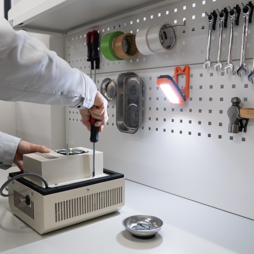 作業灯（LED・充電式・防水・小型・クリップ・マグネット付・500ルーメン・スタンド・手持ちライト）