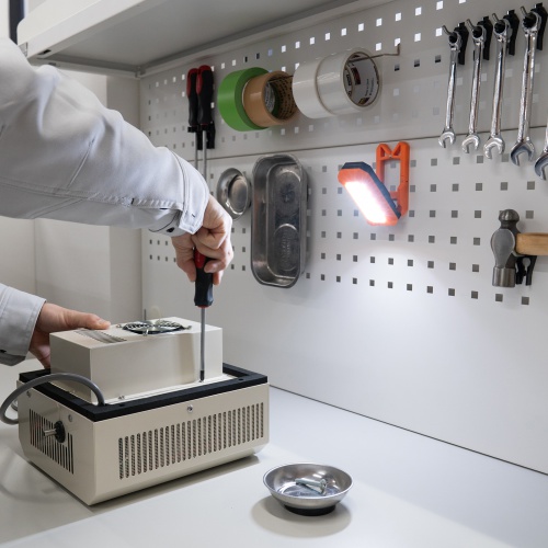 作業灯（LED・充電式・防水・小型・クリップ・マグネット付・500ルーメン・スタンド・手持ちライト）