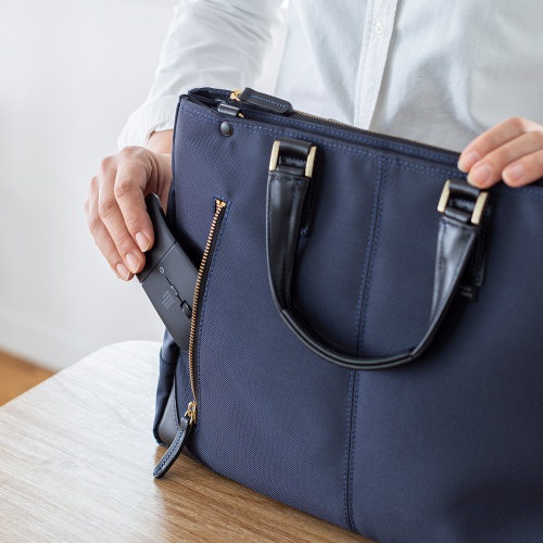 Bluetoothマウス（薄型・3ボタン・USB充電式・IRセンサー・折りたたみ式・マルチペアリング対応・ポーチ付き・ブラック）