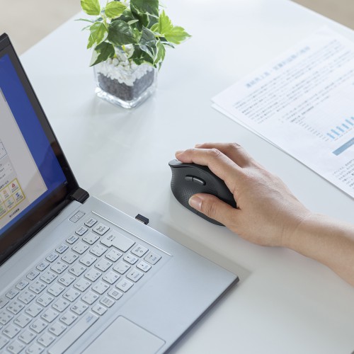 静音ワイヤレスマウス(エルゴノミクス・ワイヤレス・USB A・Type-C・ブルーLED・5ボタンiPhone15対応・iPhone15plus対応・ブラック） MA-ERGW22 サンワサプライ