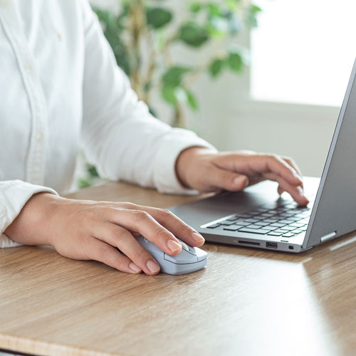 ワイヤレスマウス(Bluetooth・電池式・おすすめ・おしゃれ・人気・静音・イオプラス・スカイブルー） MA-IPBBS303BL  サンワサプライ