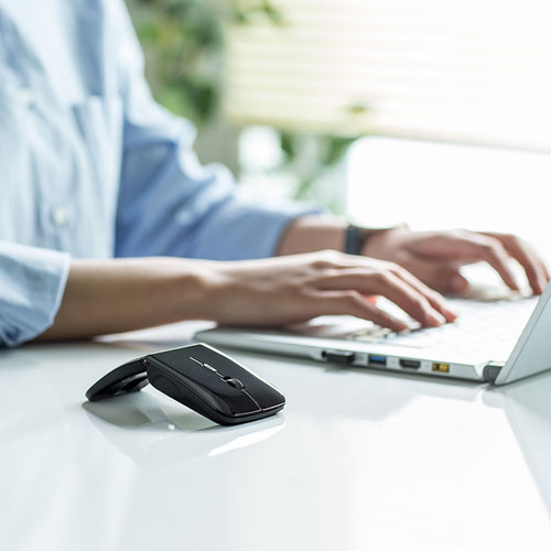 ワイヤレスマウス(無線・2.4G・IRセンサー・3ボタン・DPI切替・左右対称・折りたたみ・充電式・超薄型・ブラック・サンワサプライ)