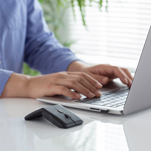 マウス（薄型・USB Aワイヤレス・5ボタン・戻る進むボタン・USB充電式・IRセンサー・折りたたみ式・マルチペアリング対応・ポーチ付き・ブラック）